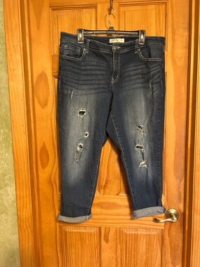 Faded Glory Distressed Dark Blue Cropped Distressed Jeans Size 16W Inseam 25”